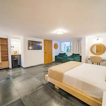 Monroe Hersonissos (Crete)