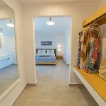 Monroe Hotel *
