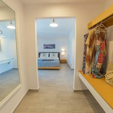 Monroe Hotel *